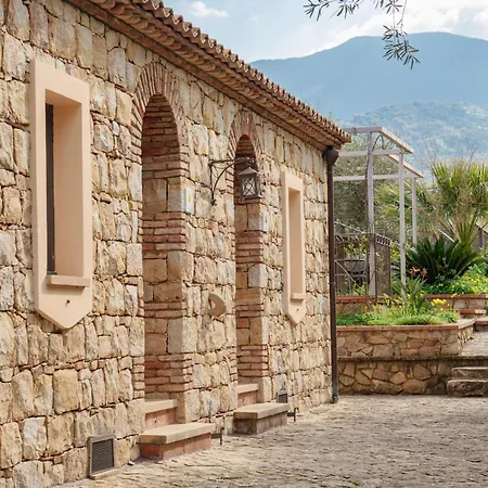 Azienda Agrituristica Bergi Фермерский дом Кастельбуоно