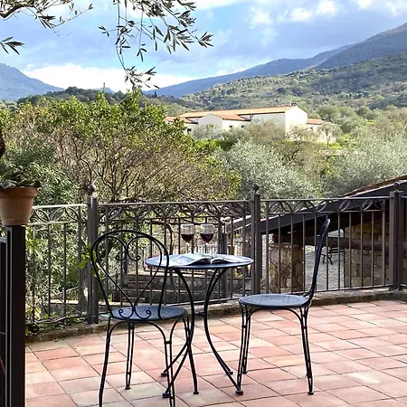 Azienda Agrituristica Bergi * كاستلبونو