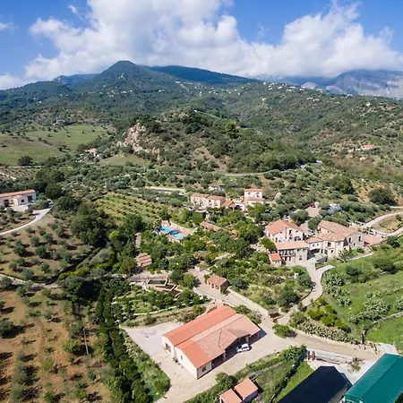 Azienda Agrituristica Bergi مزرعة للإقامة *