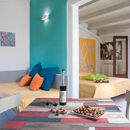 Azienda Agrituristica Bergi مزرعة للإقامة كاستلبونو